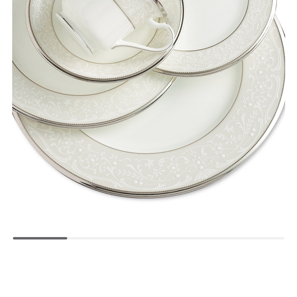 🔥NIB Noritake Silver Palace Elegant Pearlized White & Silver 5pc Place Setting✨✨